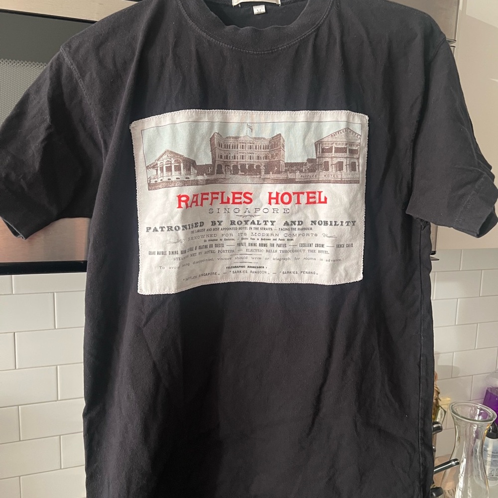 Vintage Raffles Hotel T-Shirt - Unisex Medium- Rare Travel Souvenir